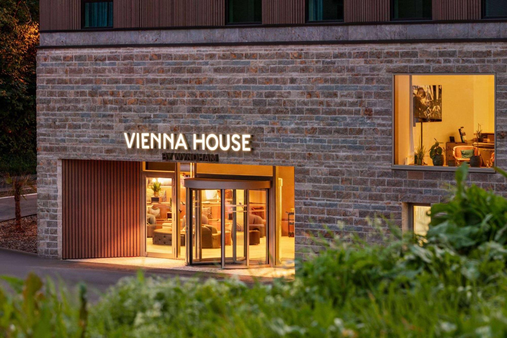 Vienna House By Wyndham Mq Kronberg Kronberg im Taunus Exterior foto